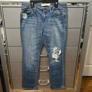 Abercrombie #6 Erin Straight Leg Jeans 👖